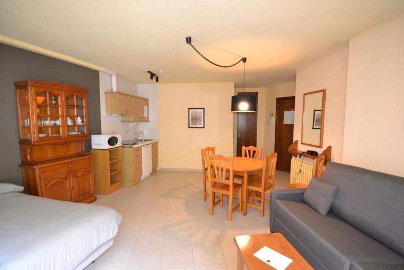 Aparthotel Poblado Аринсал Екстериор снимка
